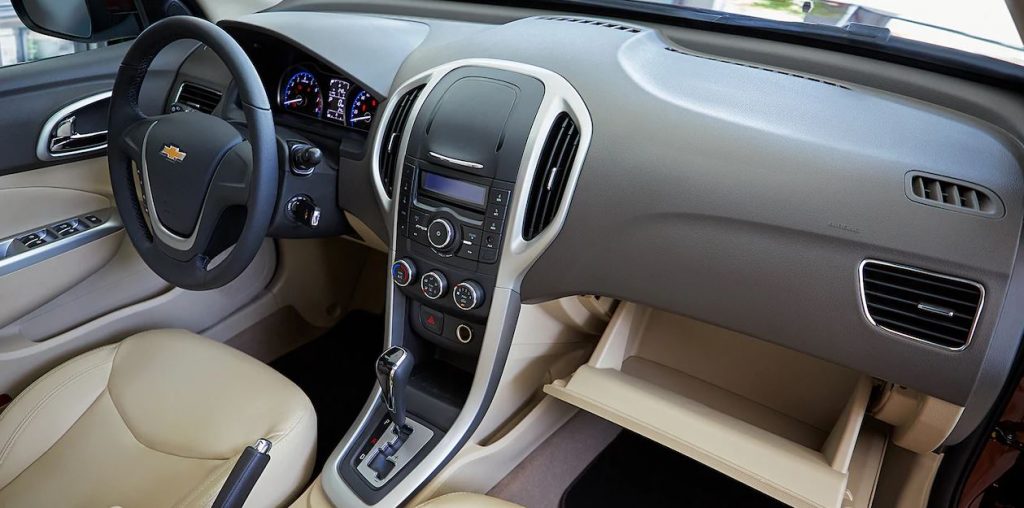 شكل السيارة من الداخل