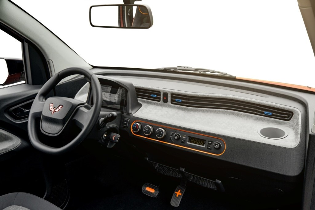 شكل السيارة الكهربائية من الداخل