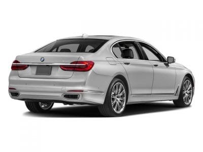 صورة بي ام دبليو 320i 2026 Luxury Ultimate رقم 3
