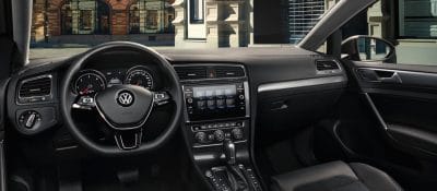 Volkswagen Golf 2025 Life image 5