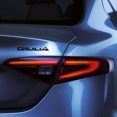 صورة ألفاروميو جوليا 2025 Veloce رقم 12