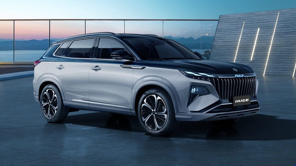 الكشف عن سعر سيارة إيولوس هيوج في مصر