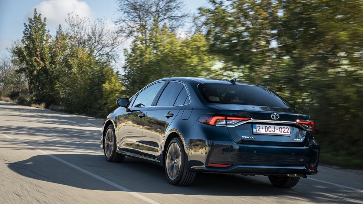 تويوتا كورولا 2024: مواصفات وأسعار السيارة اليابانية الأيقونية في مصر