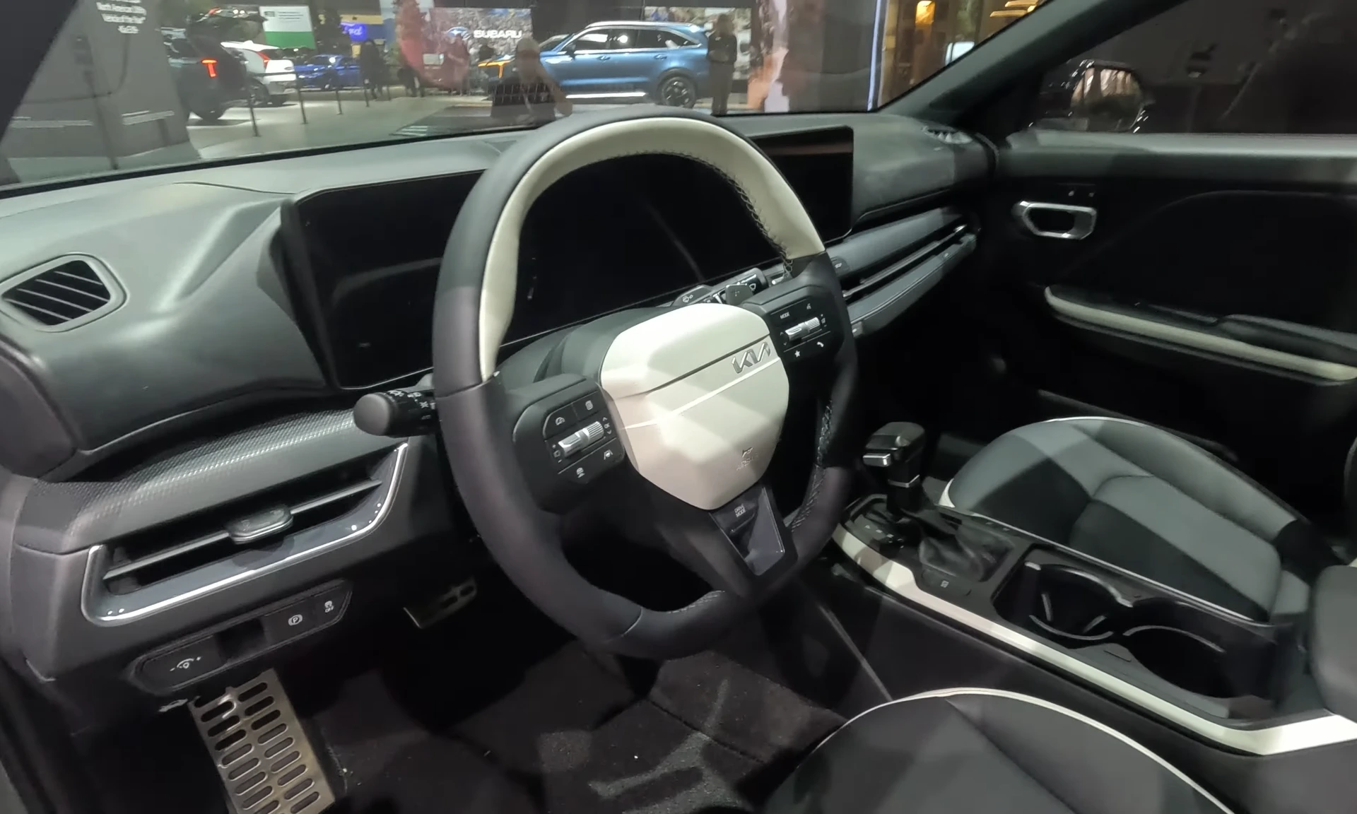 Kia K4 2026 GT Line Black Edition image 5