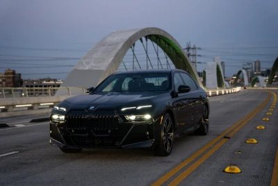 BMW 760i 2026 xDrive M - vehicle image