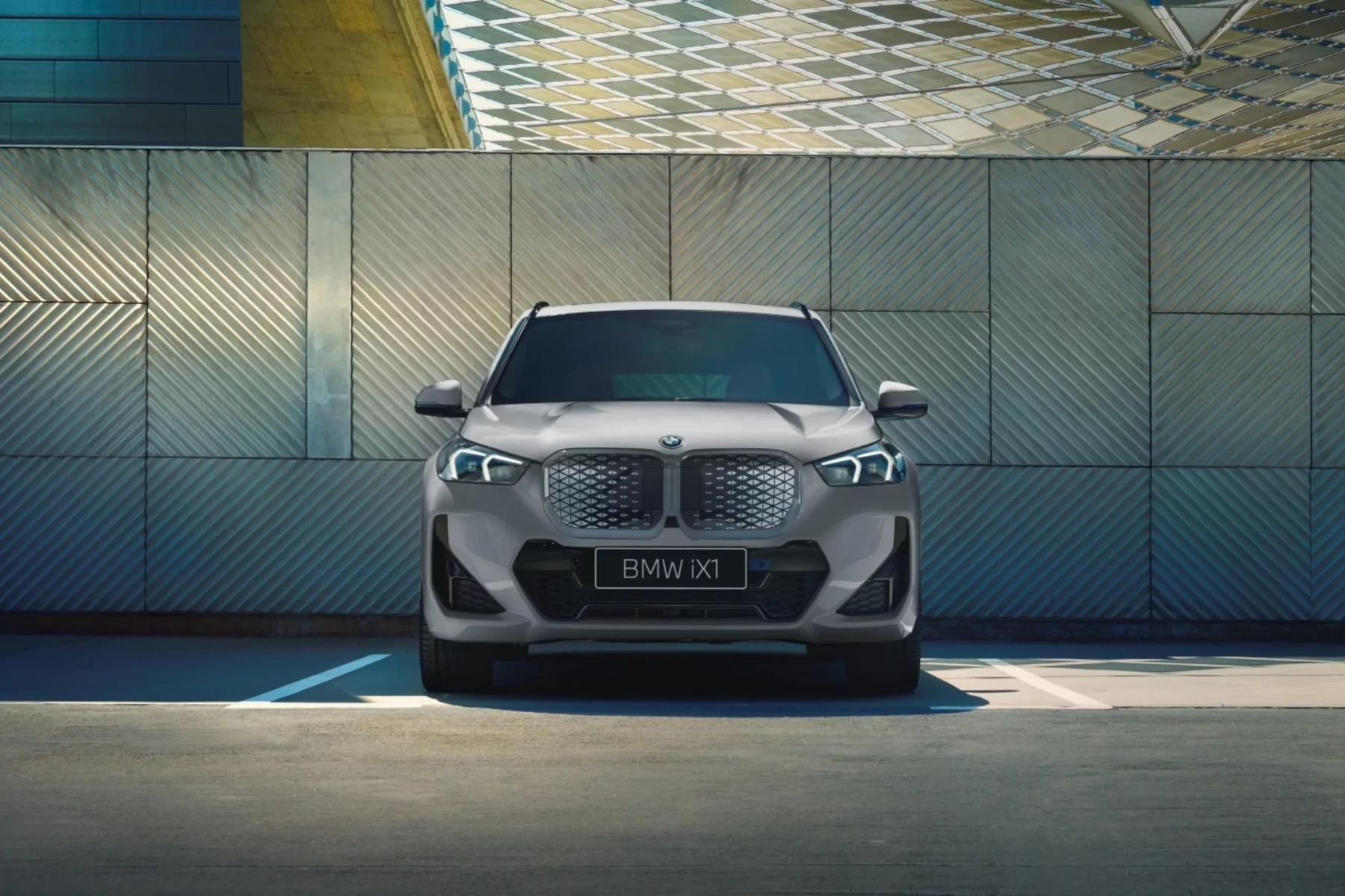 BMW iX1 2026 eDrive20 ­ M - vehicle image