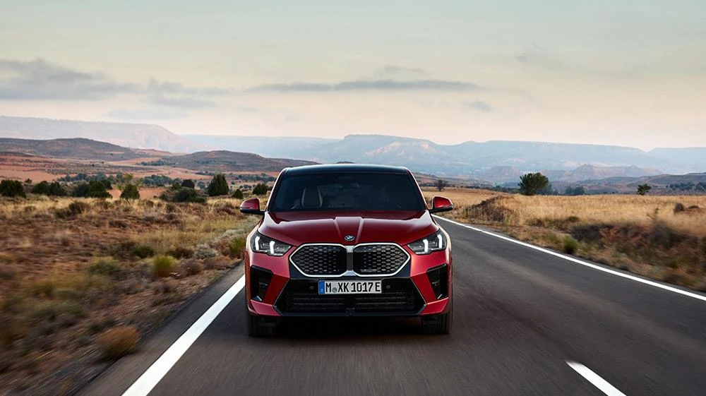 بي ام دبليو iX2 2026 eDrive20 ­ M - صورة السيارة